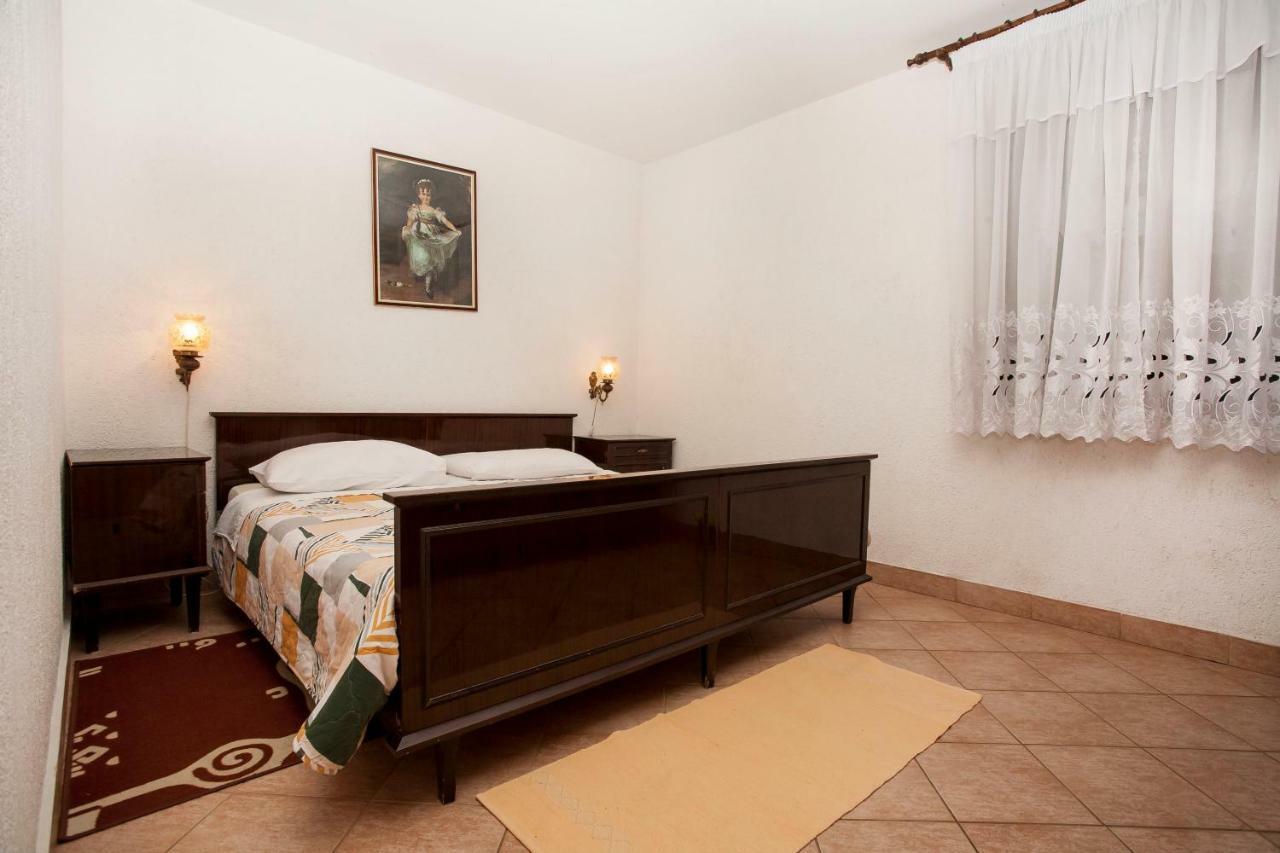 Apartment Regina โรวีน ภายนอก รูปภาพ