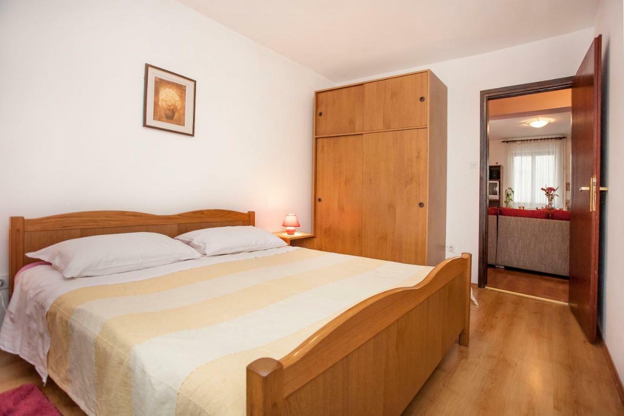 Apartment Regina โรวีน ภายนอก รูปภาพ